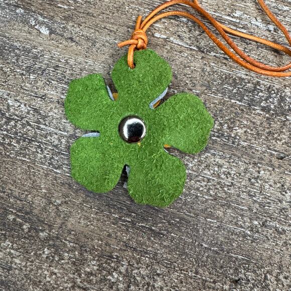 Leather Charm Flower Bag Charm Genuine Leather Purse Keychain NEW FAST SHIP - Picture 4 of 4